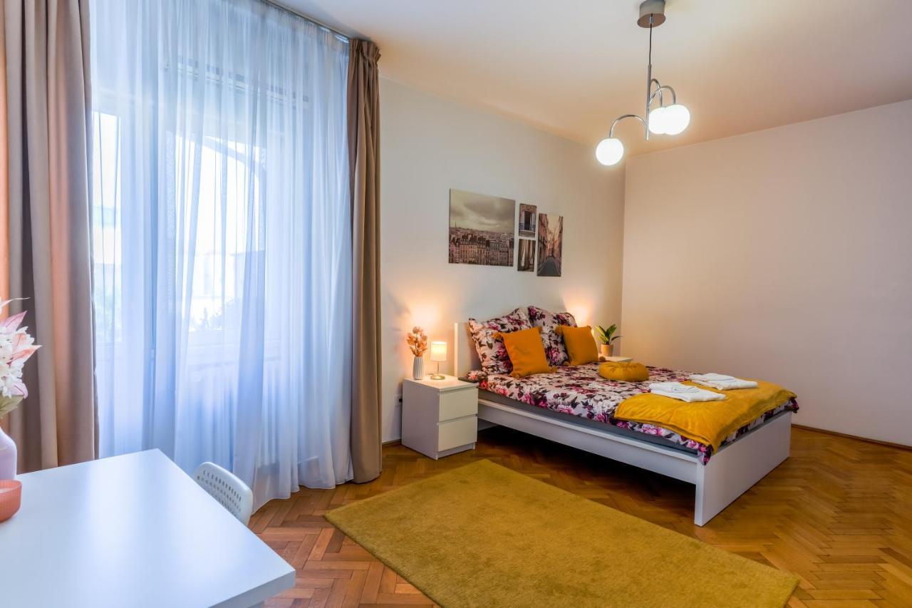 Ultracentral Golden Gatehouse 3 Bdrm Bucarest Esterno foto