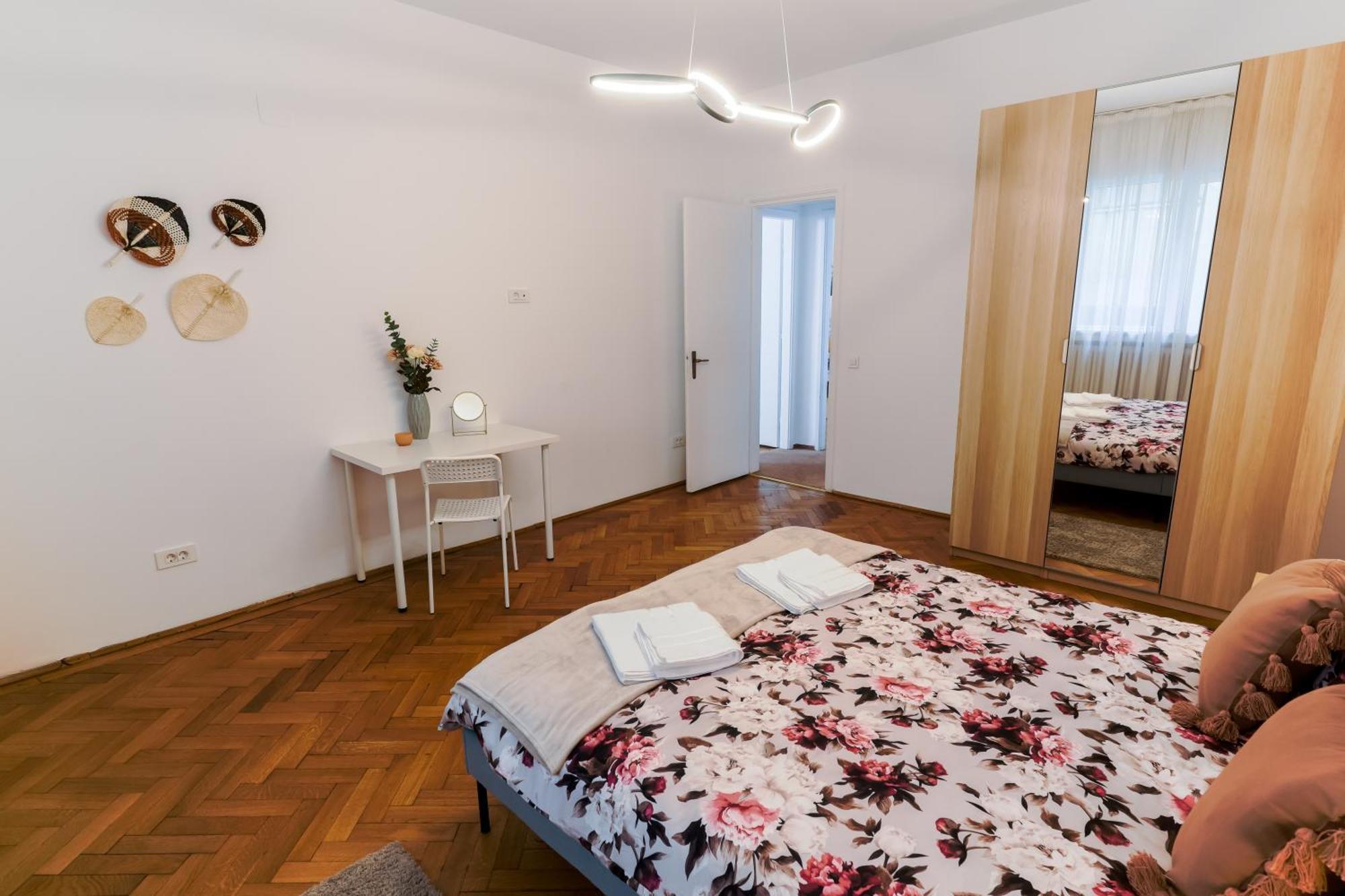 Ultracentral Golden Gatehouse 3 Bdrm Bucarest Esterno foto